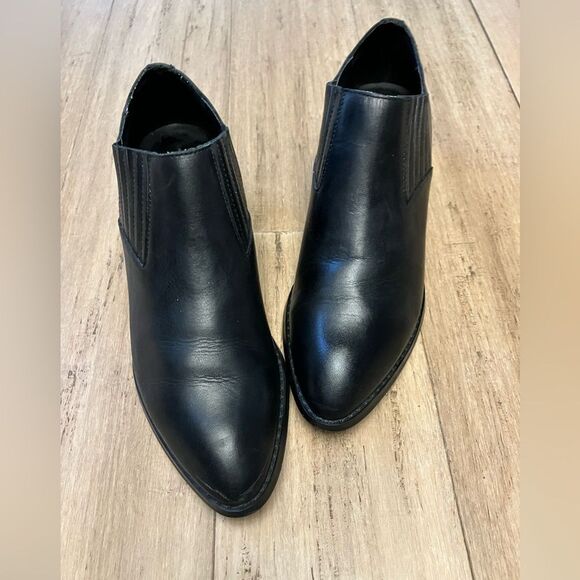 Steve Madden women’s leather black pointed toe Chelsea boots. Clear heel. Size 8 - Picture 5 of 9
